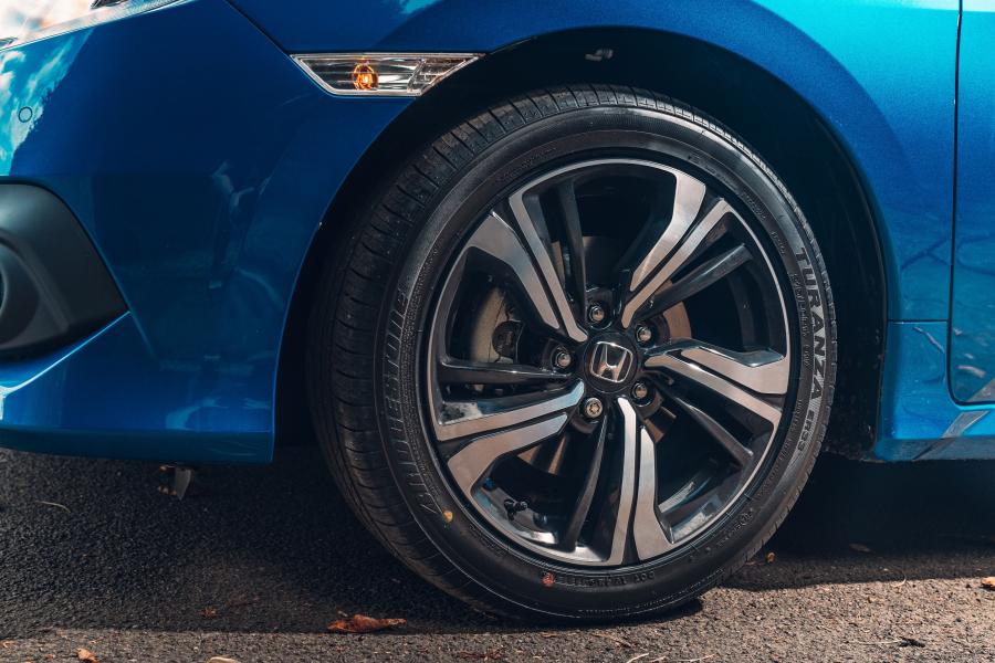 Колеса Honda Civic Sedan (FC) 2018 года  (UK) (фото 6 из 94)